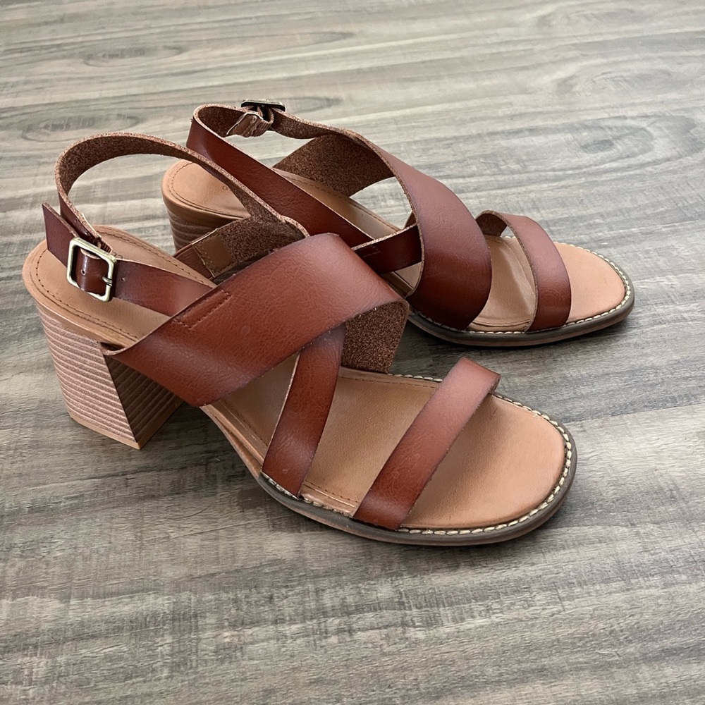 Elegant Brown Strappy Sandals